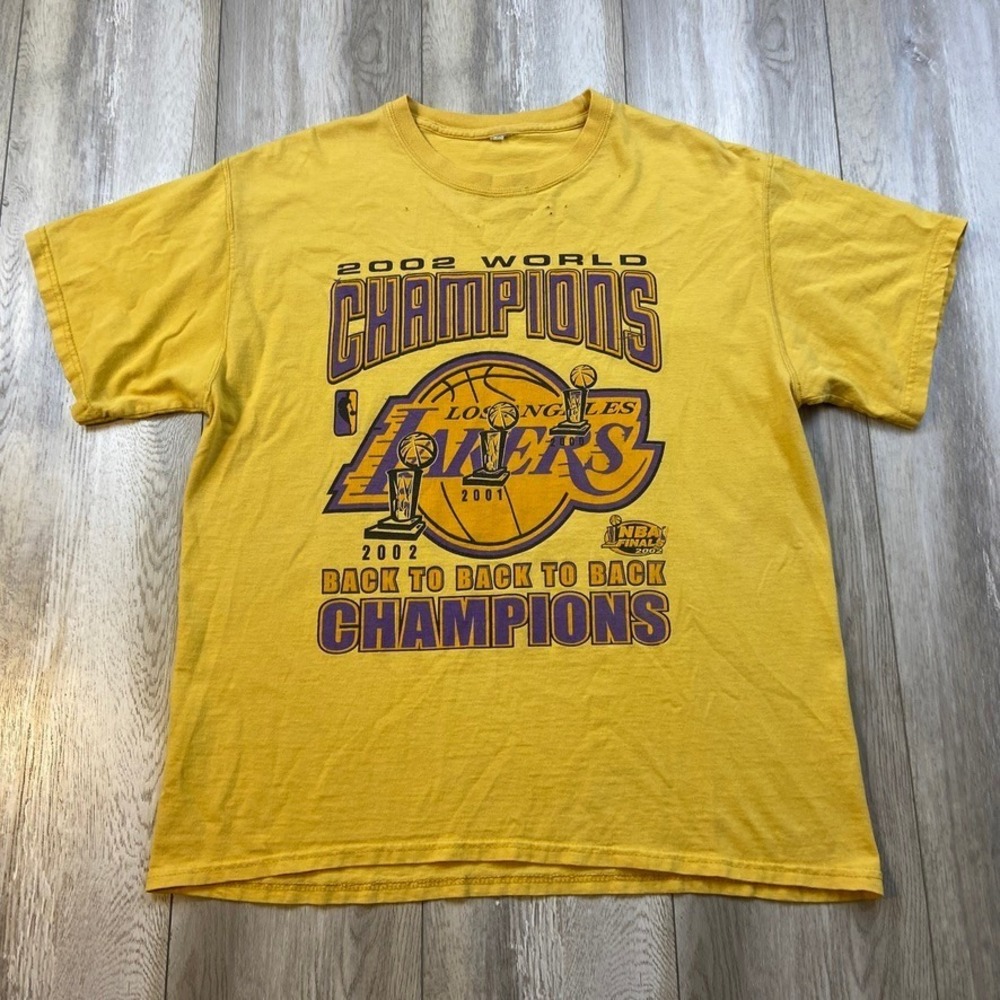 VINTAGE Los Angeles Lakers 3-peat t Shirt Mens XL Yellow Shaq Kobe Champions Men